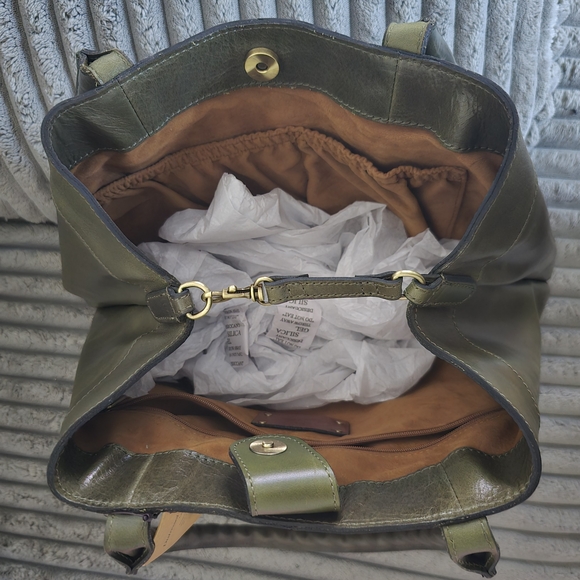 Elegant Olive Green Leather Tote Bag - Picture 4 of 12